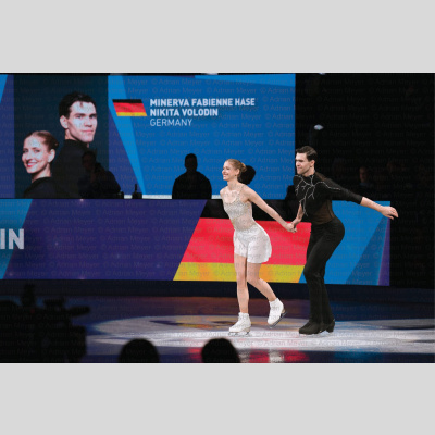 Medal Ceremony Pairs [02]