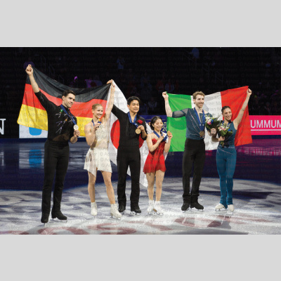 Medal Ceremony Pairs [06]