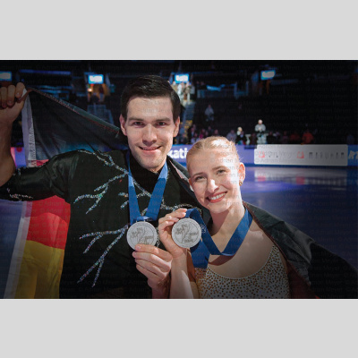 Medal Ceremony Pairs [07]